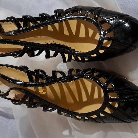 Heels - Picture 1 of 4